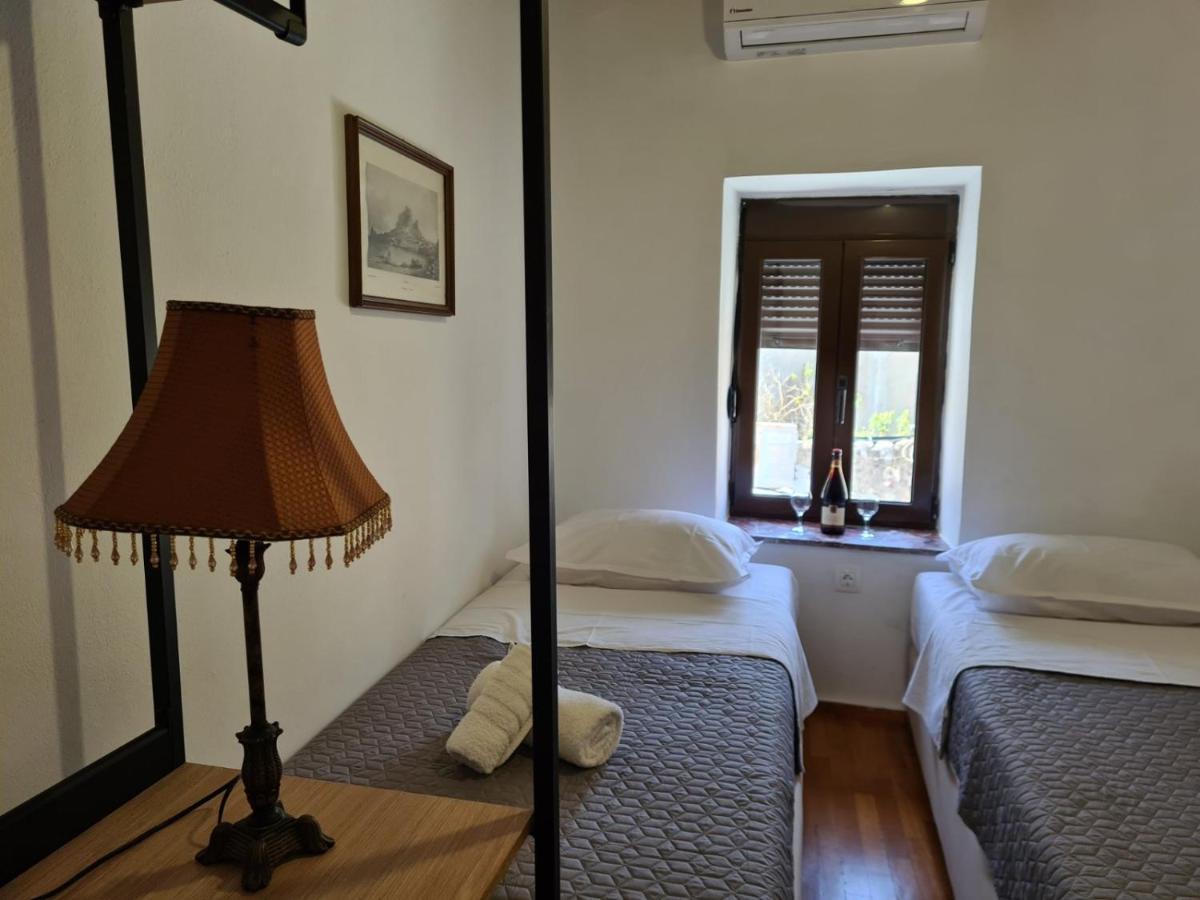 Cosmos Old Town Apartment Rhodes City ภายนอก รูปภาพ