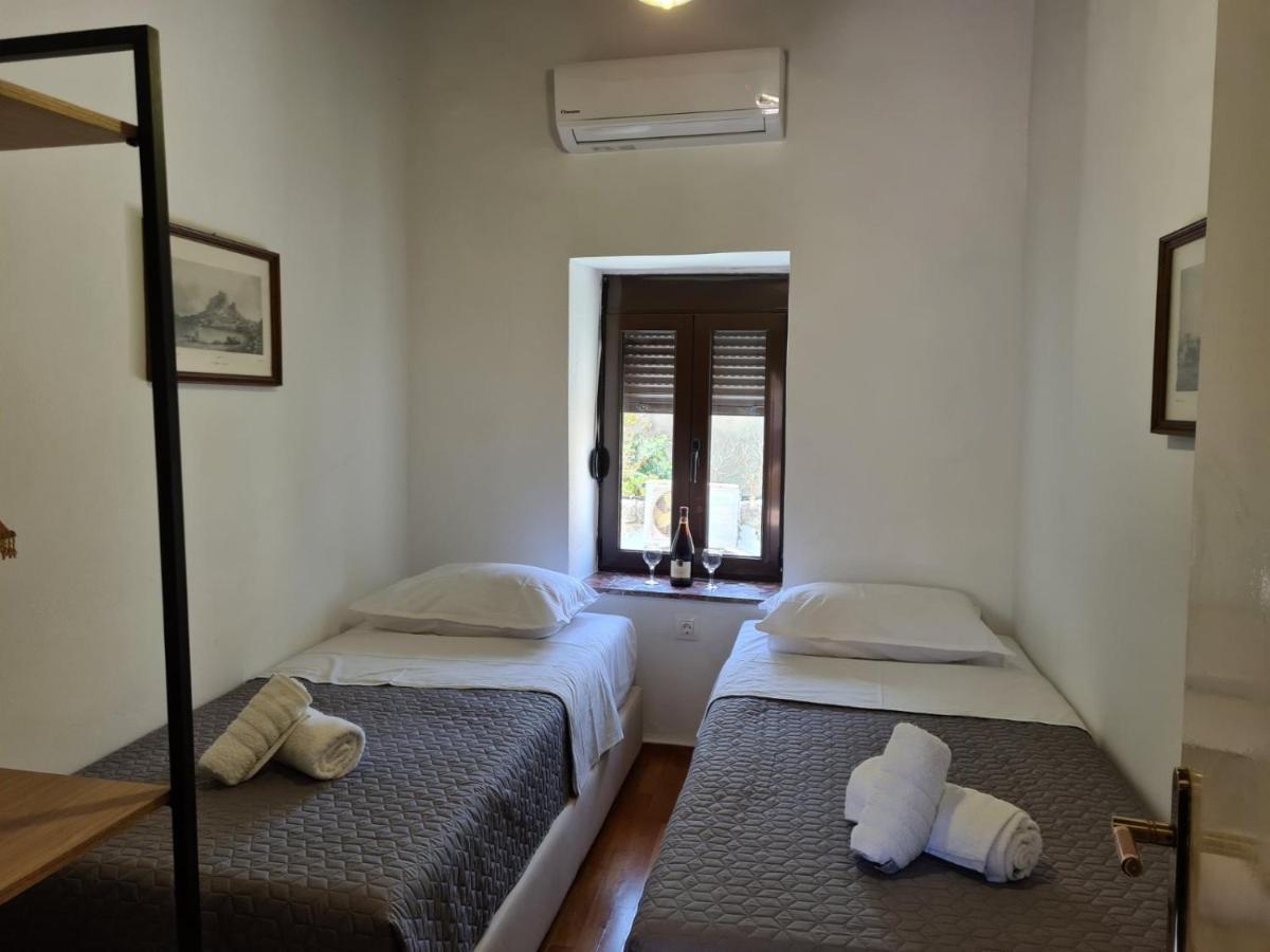 Cosmos Old Town Apartment Rhodes City ภายนอก รูปภาพ